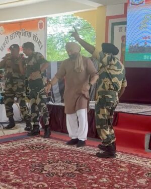 Sunny Deol Instagram - Started the Promotion of #Gadar2 with my friends at Border Security Forces, Longewala Rajasthan. 

Remembering Brigadier Kuldeep Singh Chandpuri and all the brave martyrs who fought the Battle of Longewala and wrote History.

It’s always an overwhelming feeling to be at such a historic place with our bravehearts and share the love. 
Thank You @bsf_india 
Jai Hind!