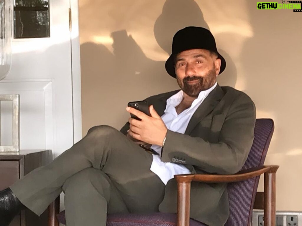 Sunny Deol Instagram - Keep Calm and Work on! #MondayMotivation