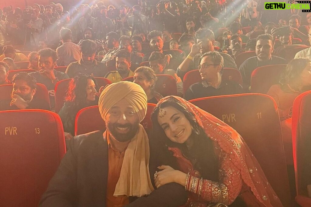 Sunny Deol Instagram - Memorable moments from #Gadar2Trailer Launch How did you like the trailer , comment your favourite moments. Thank you all for your love to #TaraSingh , see you in cinemas on 11th August