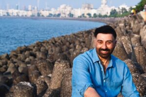 Sunny Deol Instagram - Even one moment can have different shades. Choose to always smile 😊
