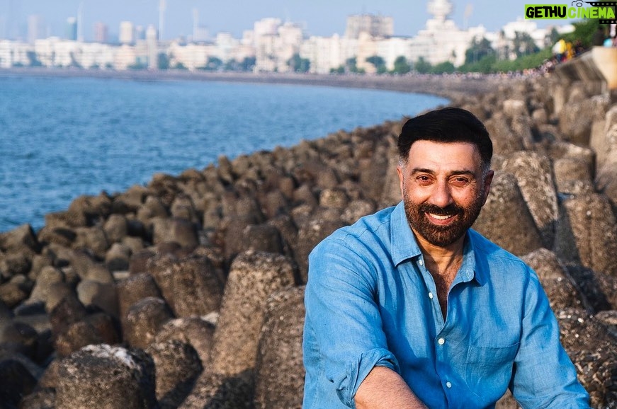 Sunny Deol Instagram - Even one moment can have different shades. Choose to always smile 😊