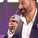 Sunny Deol Instagram - Thank you @cnbctv18india for the ‘Entertainment Leader of the Year’ Honour. #IBLA2023 #IBLA #cnbctv18ibla #PursuitOfExcellence