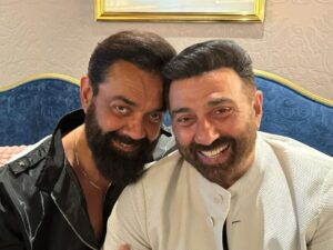 Sunny Deol Instagram - My Little brother has shaken the world 🔥🔥

All Guns Firing success to #Animal !

Best wishes to @iambobbydeol #RanbirKapoor @anilskapoor @sandeepreddy.vanga #BhushanKumar @rashmika_mandanna @tripti_dimri @tseries.official 

Watch #Animal in cinemas!
