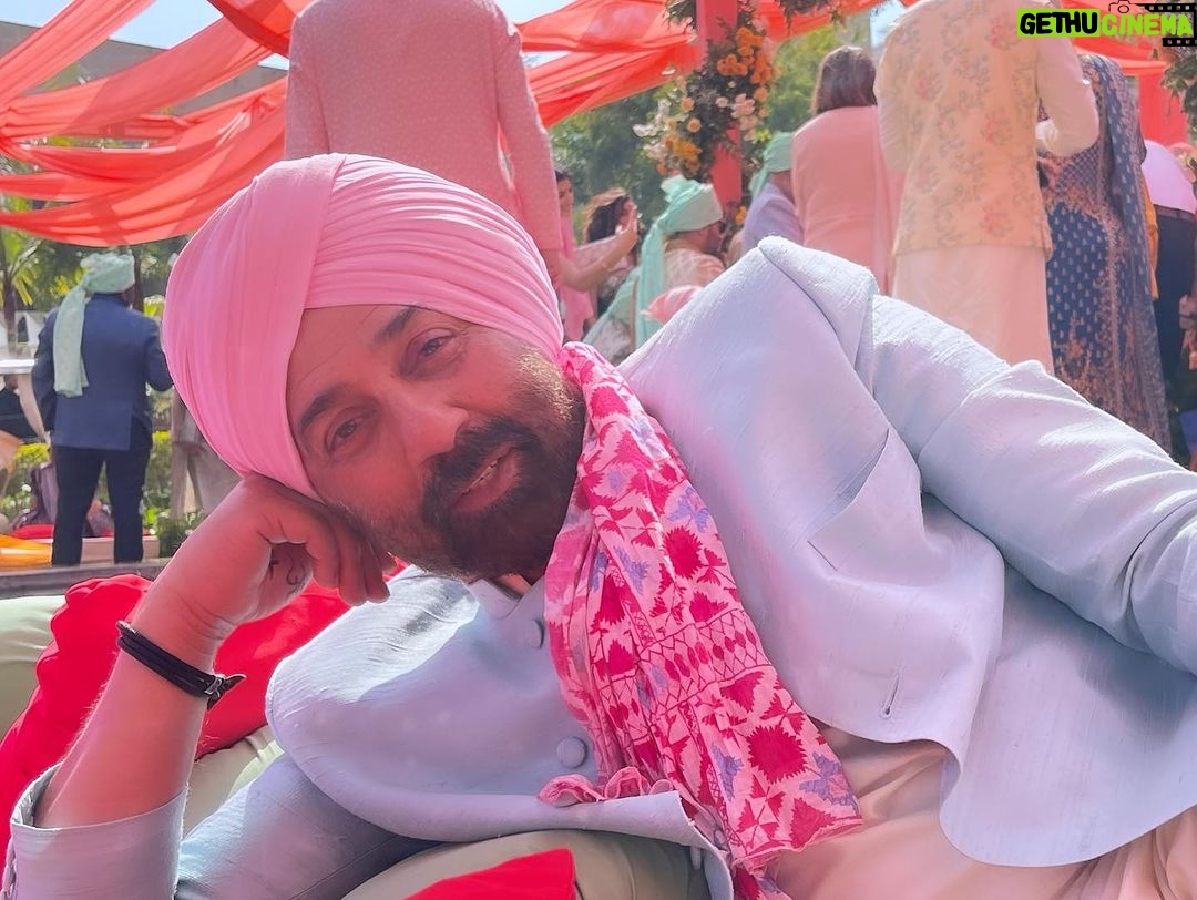 Sunny Deol Instagram - Spread Love, Be Happy! 😊😁