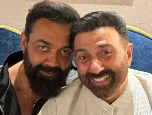 Sunny Deol Instagram - My Little brother has shaken the world 🔥🔥

All Guns Firing success to #Animal !

Best wishes to @iambobbydeol #RanbirKapoor @anilskapoor @sandeepreddy.vanga #BhushanKumar @rashmika_mandanna @tripti_dimri @tseries.official 

Watch #Animal in cinemas!