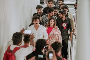 Sunny Wayne Instagram - “Kasargold Movie promotion at Aluva College”. Thanks for the Yummy Bday cake Bharata Mata School of Legal Studies (BSOLS) students.. ❤️. Also thanks to everyone who made my day with their lovely wishes.. ✌️