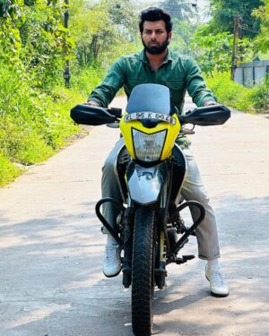 Sunny Wayne Instagram - While kasargold movie Packup is around the corner, it’s time for me to say goodbye to KasarGold days. Thanks Mridul for inviting me to be a part of this amazing Movie, also thanking Asif, Vinayakan Chettan, other Costars & entire Crew for everything. See you soon in Cinemas 
Faisal ❤️

@mridulmnair @asifali #vinayakanchettan @saregama_official