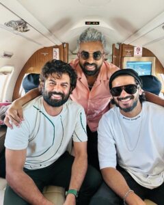Sunny Wayne Instagram - Giggles Midair