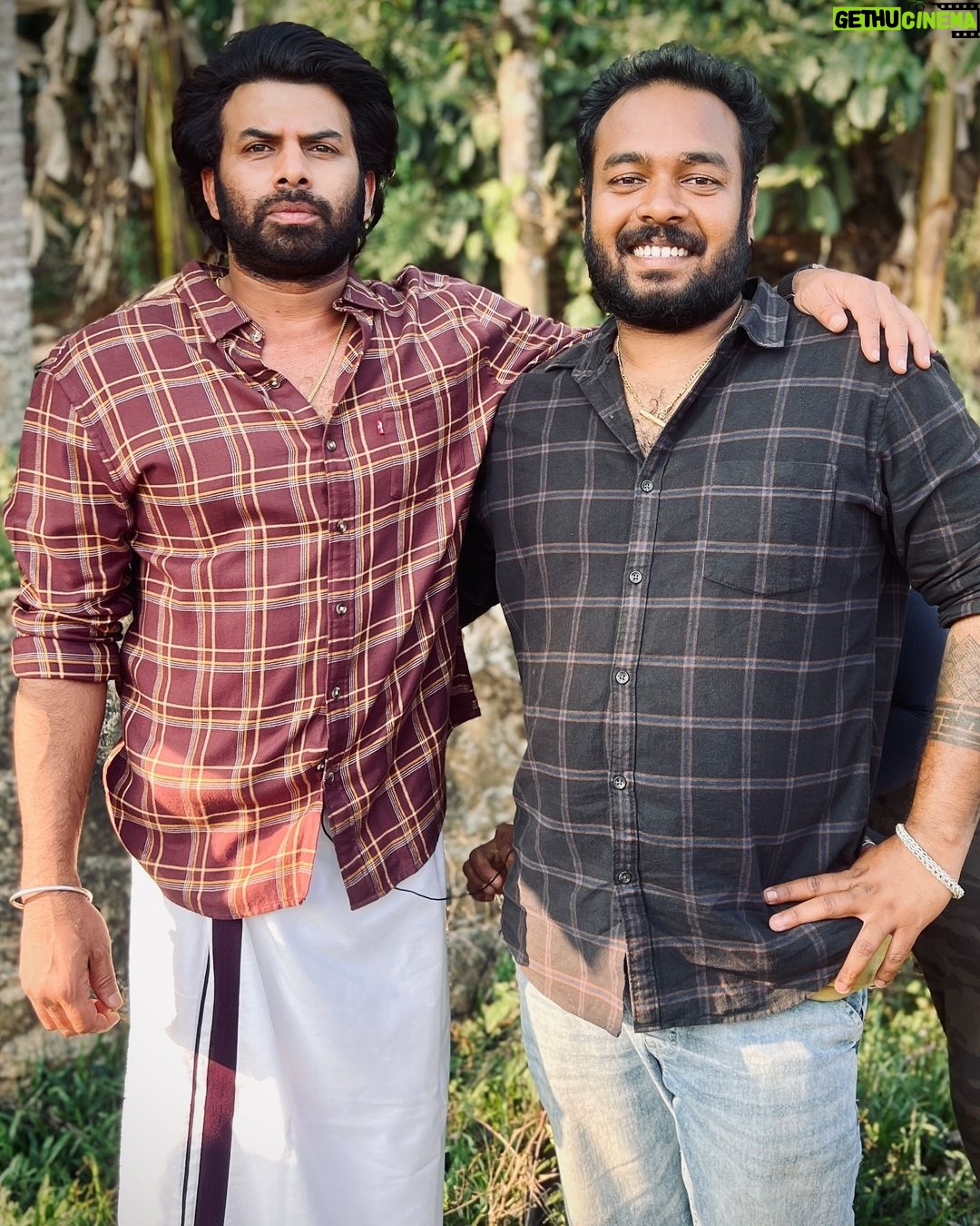 Sunny Wayne Instagram - Sreekuttan… @sunnywayn ❤️❤️😍😍…. of #perilloorpremierleague was having a good communication with him at the set of #ppl was really friendly and comfortable… he surprised with his skills when watching him through my viewfinder😍… beautiful actor… Thnkx for ur support my dear brother sunnycha…❤️❤️❤️😍😍😍 #PerilloorPremierLeague #HotstarSpecials #DisneyPlusHotstar #Malayalam #WebSeries #DisneyPlusHotstarMalayalam #Kerala #OriginalSeries #NikhilaVimal #SunnyWayne #Vijayaraghavan #Ashokan #AjuVarghese #NowStreaming #insta #cinematography Kochi, India