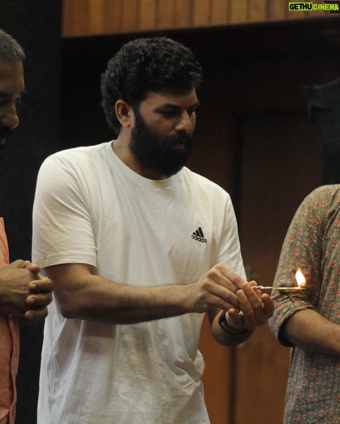 Sunny Wayne Instagram - ‘അമൃതാങ്കണം’: സ്നേഹവും സന്തോഷവും നിറഞ്ഞ ഒരു ദിവസം അമൃത ഹോസ്പിറ്റലിൽ കുഞ്ഞുങ്ങളോടൊപ്പം. “നമ്മുക്ക് സ്വപ്നത്തില് പോലും അപ്രാപ്യമായ ഭാവിയുടെ ഭവനങ്ങളിലാണ് കുട്ടികളുടെ ആത്മാക്കള് വസിക്കുന്നത്” - ഖലീല് ജിബ്രാൻ @heartsofjoyinternational Amritha hospital,cochin