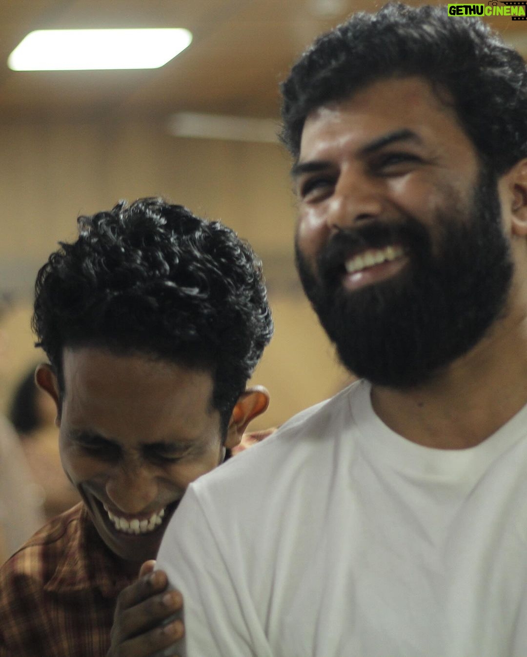 Sunny Wayne Instagram - ‘അമൃതാങ്കണം’: സ്നേഹവും സന്തോഷവും നിറഞ്ഞ ഒരു ദിവസം അമൃത ഹോസ്പിറ്റലിൽ കുഞ്ഞുങ്ങളോടൊപ്പം. “നമ്മുക്ക് സ്വപ്നത്തില് പോലും അപ്രാപ്യമായ ഭാവിയുടെ ഭവനങ്ങളിലാണ് കുട്ടികളുടെ ആത്മാക്കള് വസിക്കുന്നത്” - ഖലീല് ജിബ്രാൻ @heartsofjoyinternational Amritha hospital,cochin