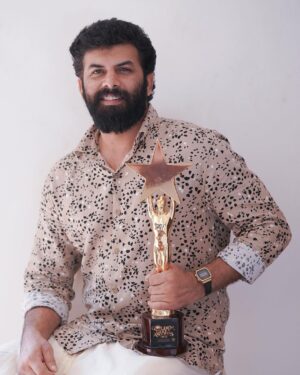 Sunny Wayne Instagram - Happy to receive “The Outstanding Performer “Award just before 2023 coming to an end - Golden Reels Award night @ Valappad beach - Thrissur