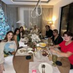 Sunshine Cruz Instagram - Merry Christmas from my family to yours 🎄❤️💚🎅🏼 #Christmas2023