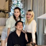 Sunshine Cruz Instagram - Merry Christmas from my family to yours 🎄❤️💚🎅🏼 #Christmas2023