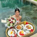 Sunshine Cruz Instagram - Officially 18 🥹🎂 We love you!🥰 @chesca.montano Canggu, Bali