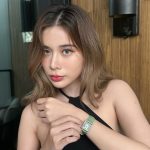 Supassra Thanachat Instagram - Just wanna get kissed by the sun.🫣☀️ @longines 💖 #longinesthailand #minidolcevita #eleganceisanattitude #elegancegrettings