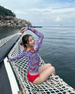 Supassra Thanachat Instagram - 💖🌴🍒 Hi! 🫶🏻 @risecruise 🛶 @kohtao_scubaclub.th Koh Tao(เกาะเต่า)