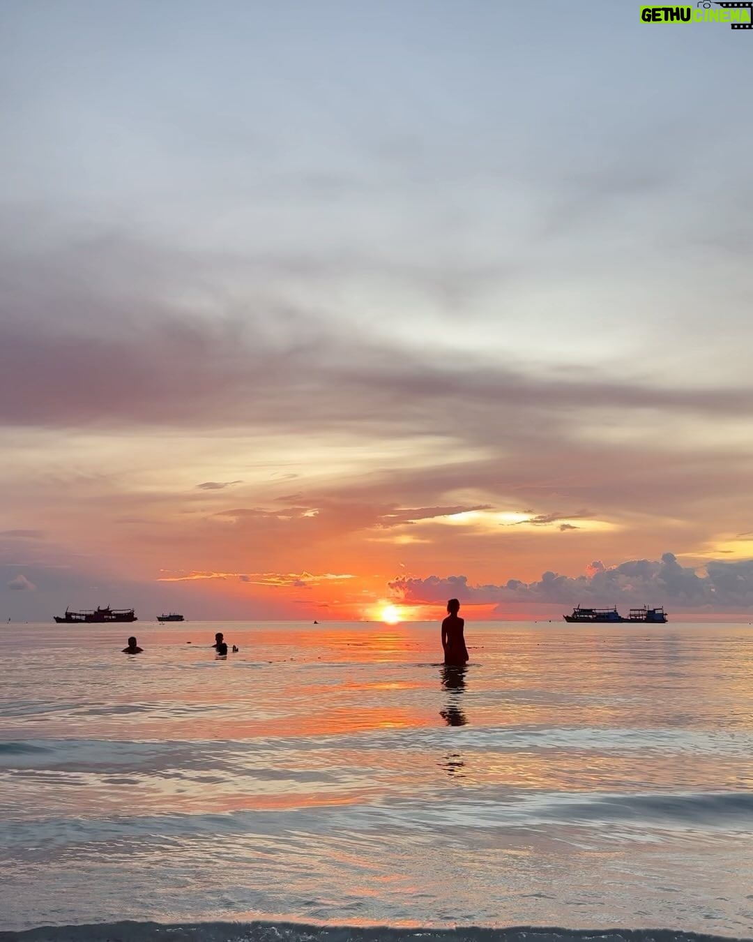 Supassra Thanachat Instagram - Falling in love with this breathtaking scenery.🏝️🐢😌 Kohtao
