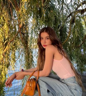 Supassra Thanachat Instagram - 🪞🧸🌿🦔🍒