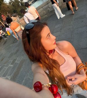 Supassra Thanachat Instagram - 🪞🧸🌿🦔🍒