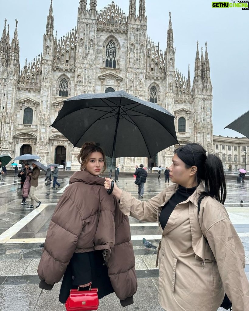 Supassra Thanachat Instagram - 💪🏻✨ Our friendship! Milano, Italia