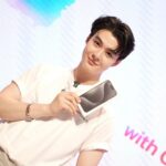 Suppapong Udomkaewkanjana Instagram - รูปล่าสุดวันนี้ โพสต์จาก #iPhone15Truedtac5G นะ อิอิ เซ้นต์ได้เป็นหนึ่งในกลุ่มแรกที่ได้รับเครื่องที่ True Branding Shop ICON SIAM เมื่อเช้าใครได้ดู Live บ้าง เม้นมาหน่อย iPhone ใหม่เครื่องนี้จะเร็วแรงกว่า เพราะใช้งานบนเครือข่าย 5G No.1 Thailand Best Network พร้อมใช้เต็มที่ไม่มีสะดุด กดดูโปรพิเศษเพื่อลูกค้าทรู ดีแทค ได้ที่ Facebook TrueMove H นะครับ #BetterTogetheriPhone15 #iPhone15Truedtac5G #newiphone #iPhone15 #Saint_sup #MingEr True Branding Icon Siam