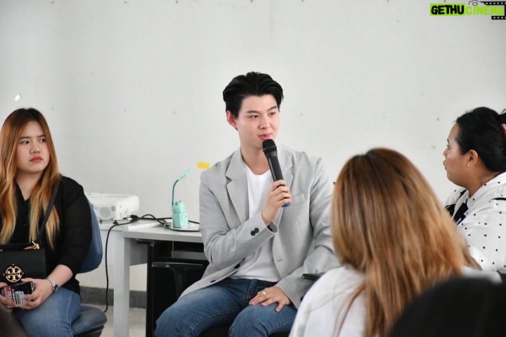 Suppapong Udomkaewkanjana Instagram - อาจารย์พิเศษท่านหนึ่งย่าน มศว #Saint_sup #MingEr fofa|swu