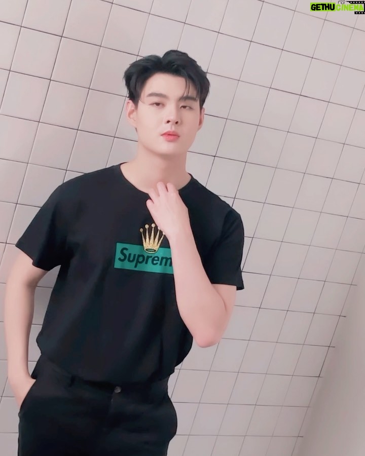 Suppapong Udomkaewkanjana Instagram - 😎 #Saint_sup #MingEr
