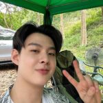 Suppapong Udomkaewkanjana Instagram - ไม่ว่าเธอจะยืนข้างใคร ไม่เป็นไร..เราขอนั่งนะเมื่อย 😂 #Saint_sup #MingEr