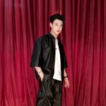 Suppapong Udomkaewkanjana Instagram - เป็นคนไม่เอาถ่าน เพราะที่บ้านมีเตาเเก๊ส 🔋🤨 #Saint_sup #MingEr