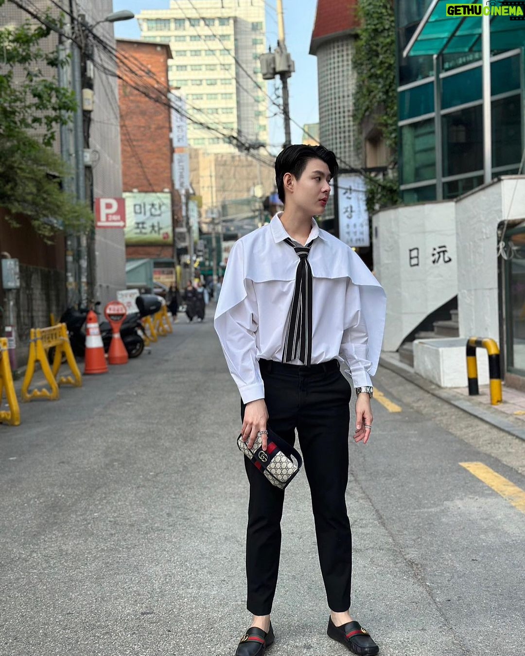 Suppapong Udomkaewkanjana Instagram - 인생을 마음껏 누려라 😁 #Saint_sup #MingEr Korea