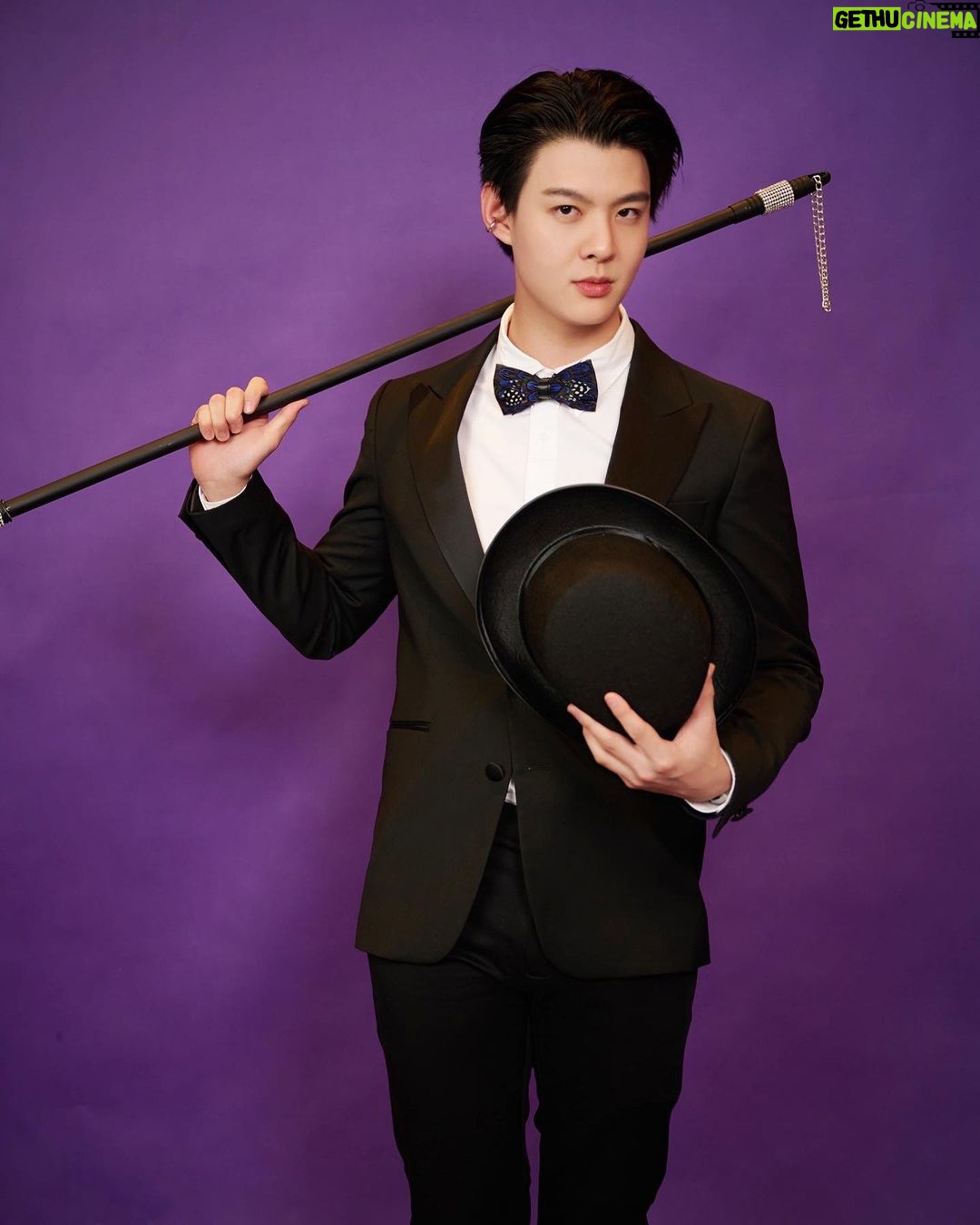 Suppapong Udomkaewkanjana Instagram - Magic...🎩✨ #Saint_sup #MingEr