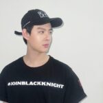 Suppapong Udomkaewkanjana Instagram - ตื่นเต้นมาก!! Netflix ส่งชุดอัศวินสุดเท่ ให้เซ้นต์เตรียมใส่ไปเข้าร่วมทีมอัศวิน Black Knight ♟️ ในงาน Fan Event ไกลถึงเกาหลี 🇰🇷 รอชมคอนเทนต์ปังๆ ได้เลย 10 พ.ค. นี้! #blackknight #JoinBlackKnight #Netflix #NetflixTH #Saint_sup #MingEr