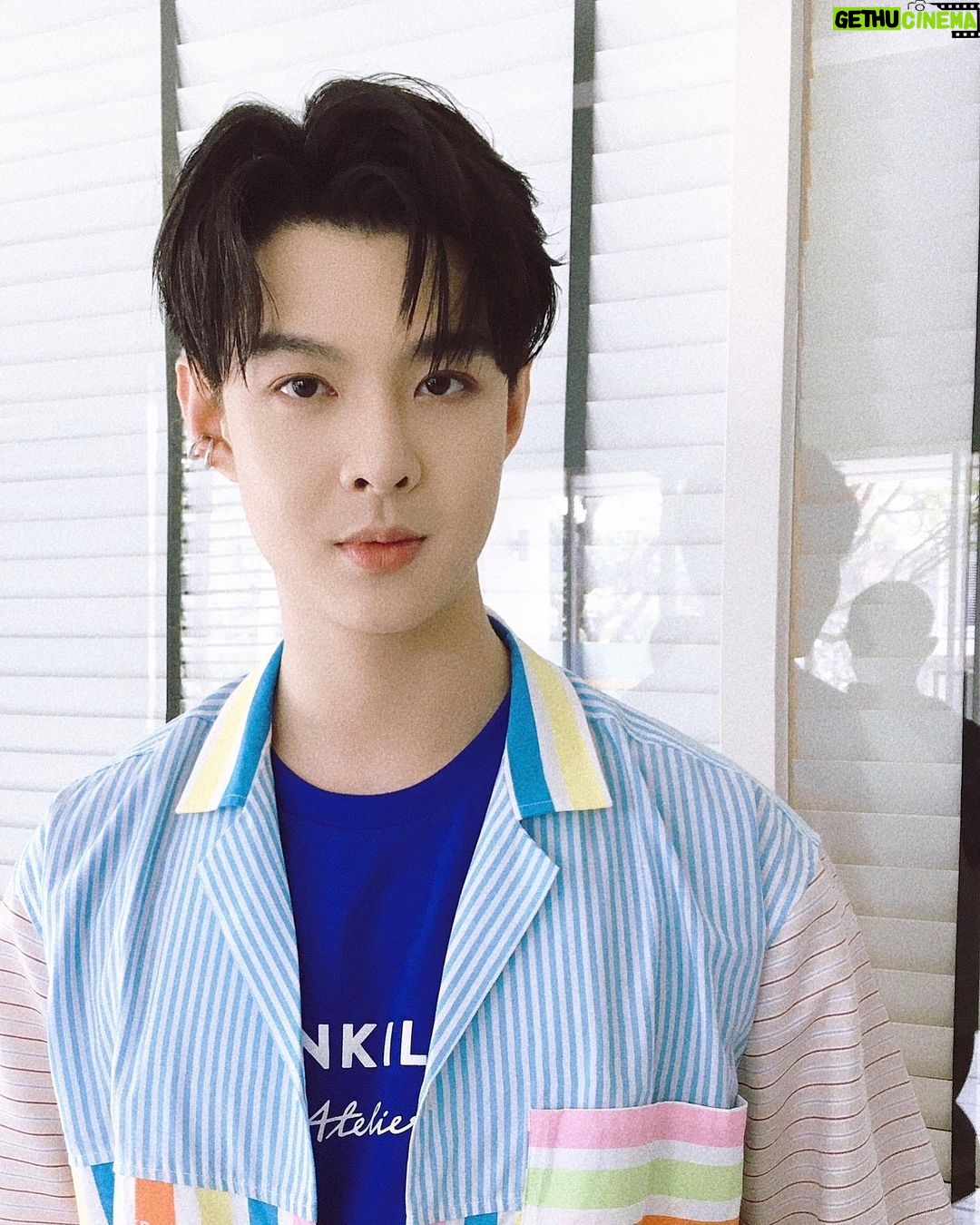 Suppapong Udomkaewkanjana Instagram - จะเป็นทำไมคนเหงา มาเป็นคนของเราดีกว่า #Saint_sup #MingEr