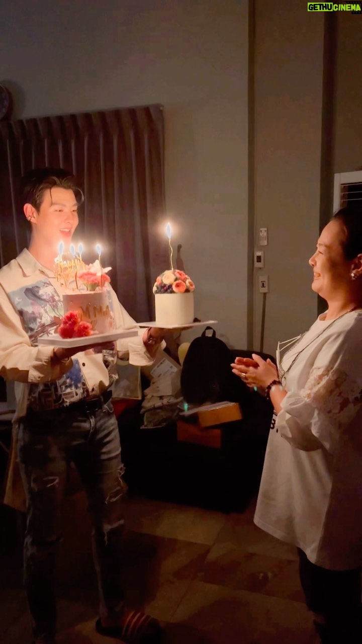 Suppapong Udomkaewkanjana Instagram - Happy Birthday แม่นุ๊ก @nuk.pirada #Saint_sup #MingEr