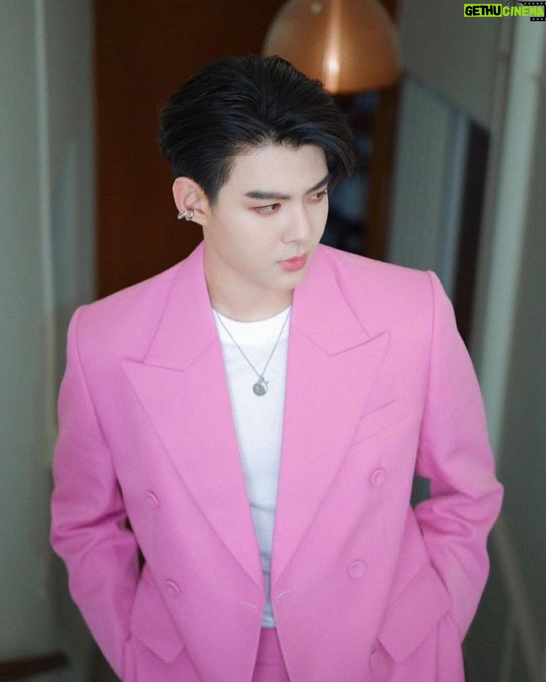 Suppapong Udomkaewkanjana Instagram - Happy Valentine’s day 😘🥰 #Saint_sup #MingEr