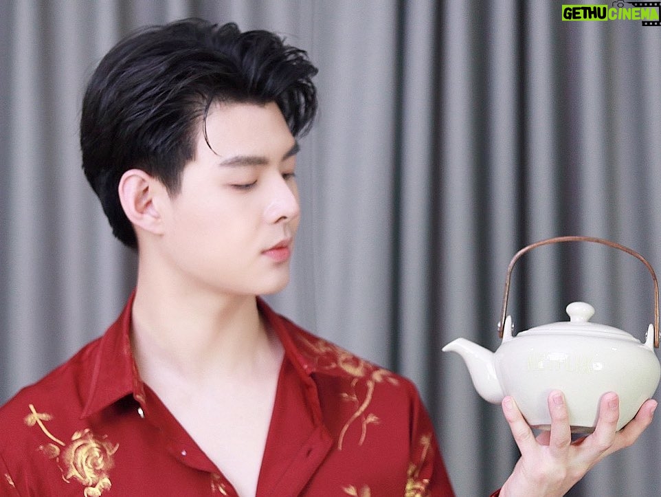 Suppapong Udomkaewkanjana Instagram - อั่งเปาจาก @NetflixTH 🧧❤️#NetflixTH #Saint_sup #MingEr
