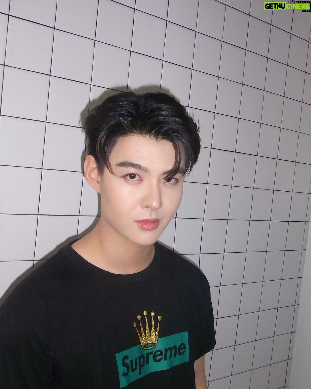 Suppapong Udomkaewkanjana Instagram - 😎 #Saint_sup #MingEr