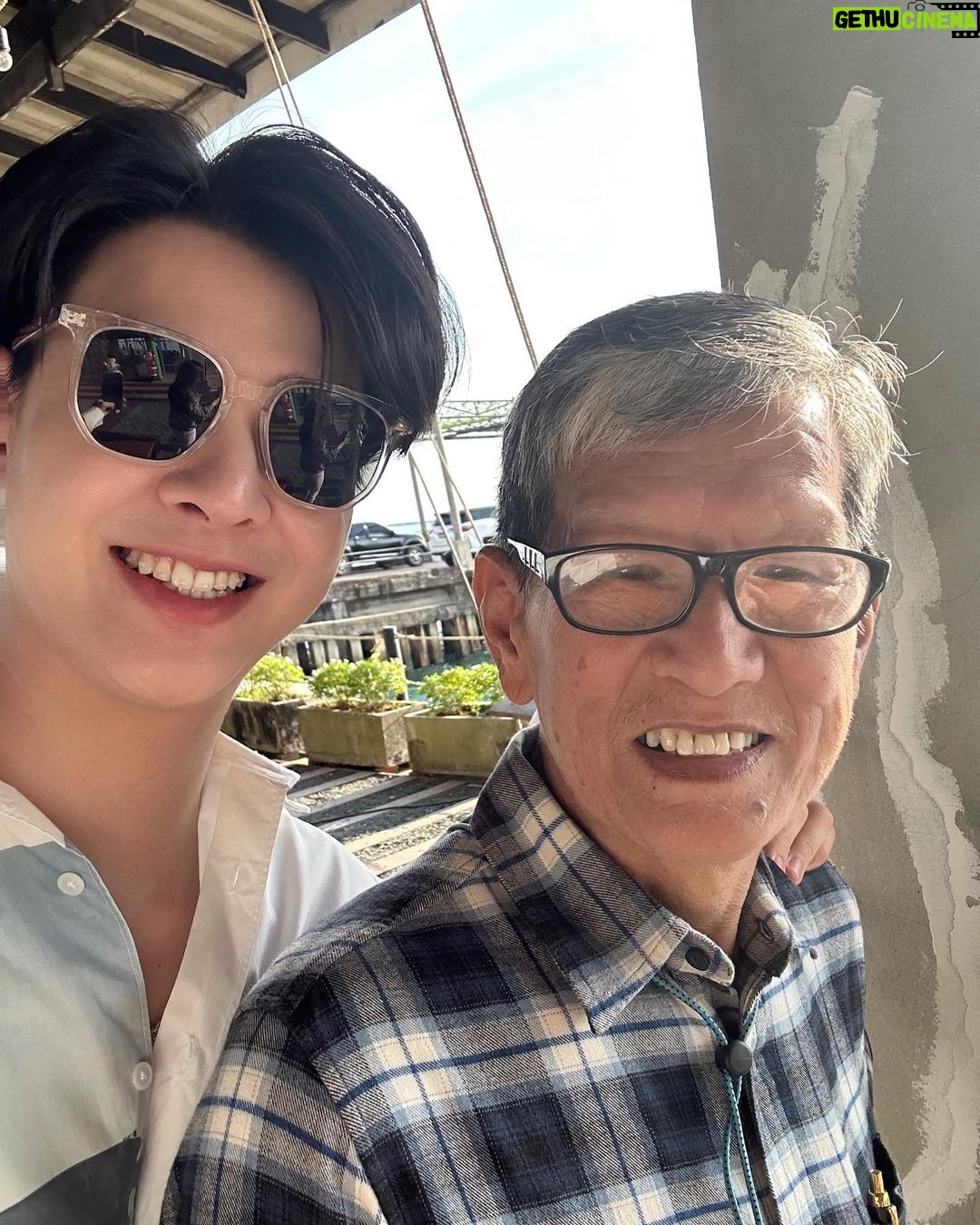 Suppapong Udomkaewkanjana Instagram - สวัสดีปีใหม่2023 ปีกระต่ายขอให้ทุกคนมีความสุขในทุกวันๆการงานการเงินความรักสุขภาพดีแบบก้าวกระโดเหมือนกระต่าย รายล้อมด้วยคนที่รัก มิตรที่ดี ตลอดปี2023คับ☀️😁 #Saint_sup #MingEr Trat, Thailand