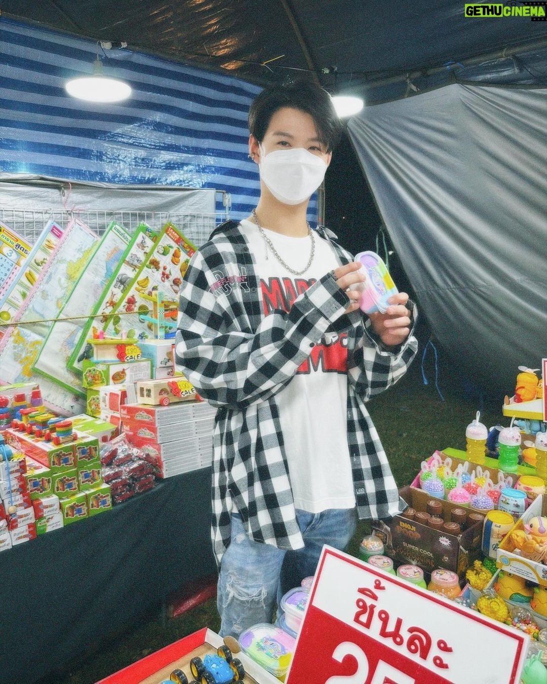 Suppapong Udomkaewkanjana Instagram - ส่งท้าย2022กับน้องงๆ #Saint_sup #MingEr Trat, Thailand