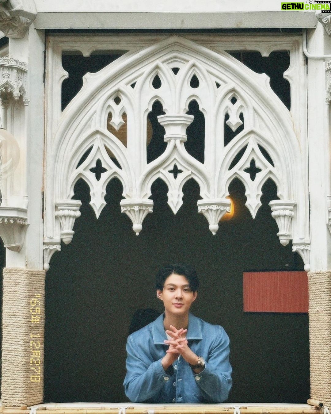 Suppapong Udomkaewkanjana Instagram - Say cheeze 😀🧀 #houseofbenedictpattaya #Saint_sup #MingEr House Of Benedict