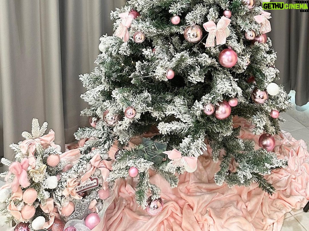 Suppapong Udomkaewkanjana Instagram - ขอบคุณของขวัญจากทุกๆคนนะครับ น่ารักที่สุด รักทุกคนนะคร้าบบบ #Saint_sup #MingEr