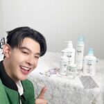 Suppapong Udomkaewkanjana Instagram - หนาวกายไม่เท่าไหร่ แต่หนาวใจนี่สุดๆ 🥶😳 ✨ รับ Exclusive ผ้าห่มน้องเซ้นต์ไปคลายหนาวได้น้า ยังสามารถซื้อ Special Set มูลค่า 2,250 บาท พร้อมรับผ้าห่มฟรี!! ที่ Shopee : https://qrco.de/be3Iic ได้นะครับบ #เซ้นต์มั่นใจใช้Curel #CurelThailand #CurelxSaintsup #Saint_Sup #MingEr