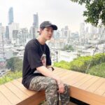 Suppapong Udomkaewkanjana Instagram - สายตาสั้นเท่าไหร่ไม่รู้ แต่ลองไปวัดดูก็เจอแต่พระ 🧐 #Saint_sup #MingEr