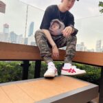 Suppapong Udomkaewkanjana Instagram - สายตาสั้นเท่าไหร่ไม่รู้ แต่ลองไปวัดดูก็เจอแต่พระ 🧐 #Saint_sup #MingEr