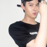 Suppapong Udomkaewkanjana Instagram - ตื่นเต้นมาก!! Netflix ส่งชุดอัศวินสุดเท่ ให้เซ้นต์เตรียมใส่ไปเข้าร่วมทีมอัศวิน Black Knight ♟️ ในงาน Fan Event ไกลถึงเกาหลี 🇰🇷 รอชมคอนเทนต์ปังๆ ได้เลย 10 พ.ค. นี้! #blackknight #JoinBlackKnight #Netflix #NetflixTH #Saint_sup #MingEr