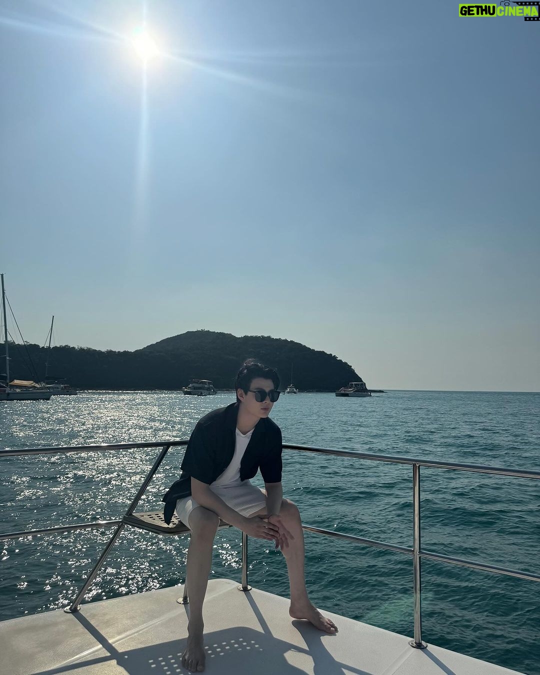 Suppapong Udomkaewkanjana Instagram - 🌊😎 #Saint_sup #MingEr