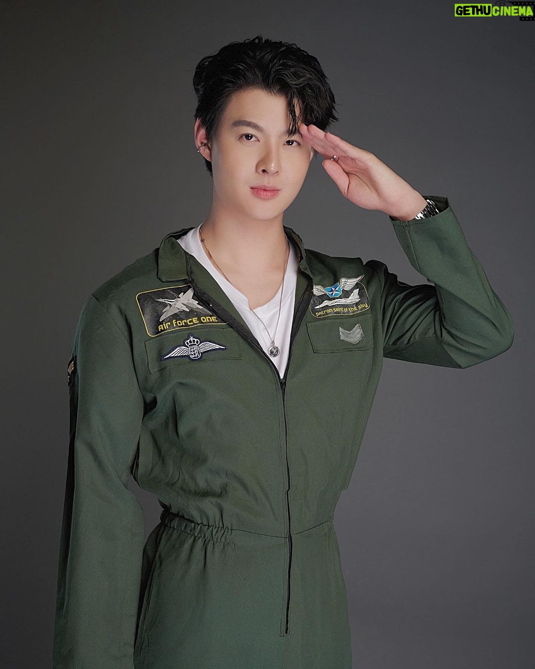 Suppapong Udomkaewkanjana Instagram - 🛩️ #Saint_sup #MingEr