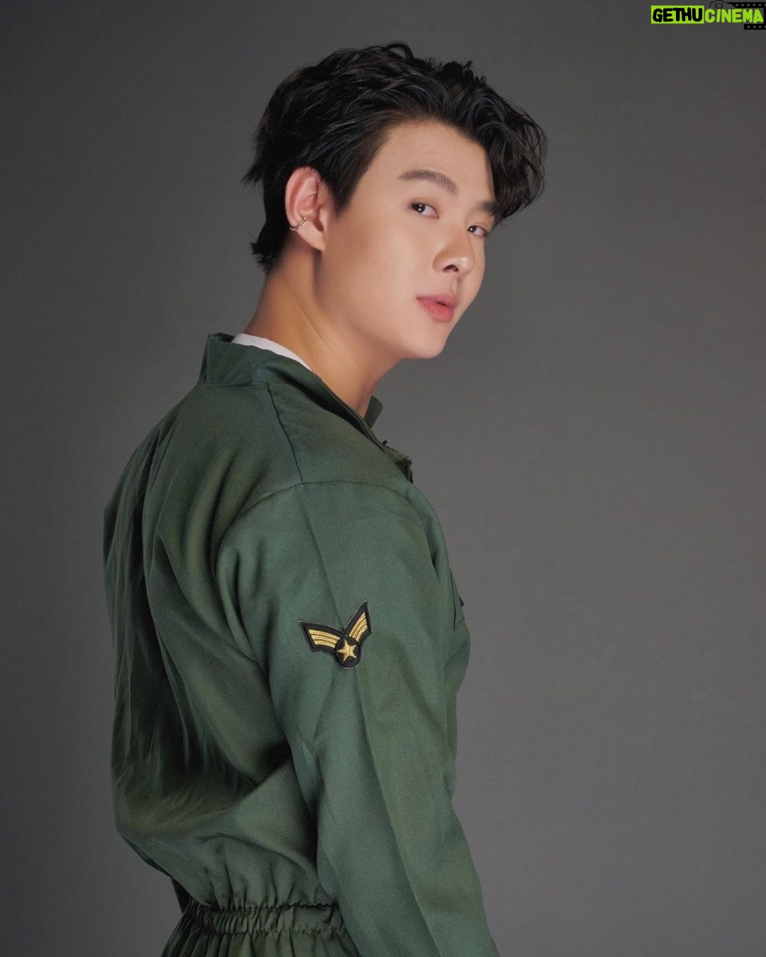 Suppapong Udomkaewkanjana Instagram - 🛩️ #Saint_sup #MingEr