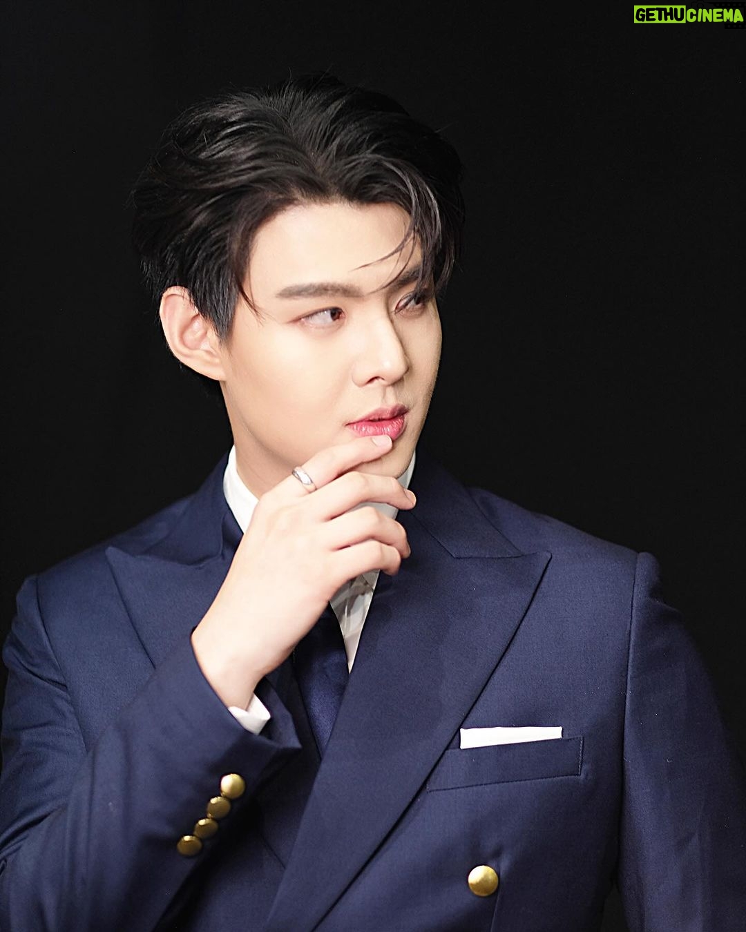 Suppapong Udomkaewkanjana Instagram - คุณภูมิ มาแล้ววว #Saint_sup #ดวงใจเทวพรหม #ดวงใจเทวพรหมxเปิดวิกบิ๊ก3TasteofDrama #เปิดวิกบิ๊ก3TasteofDrama #ดูทีวีกด33 #ดูมือถือกด3Plus